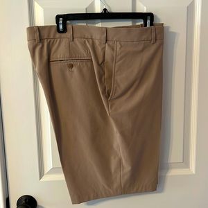 Mens Walter Hagen golf khaki shorts